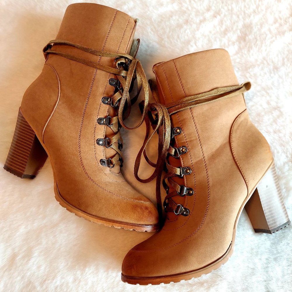 ShoeDazzle Avah Heeled Laced Up Tan Boots - 9.5